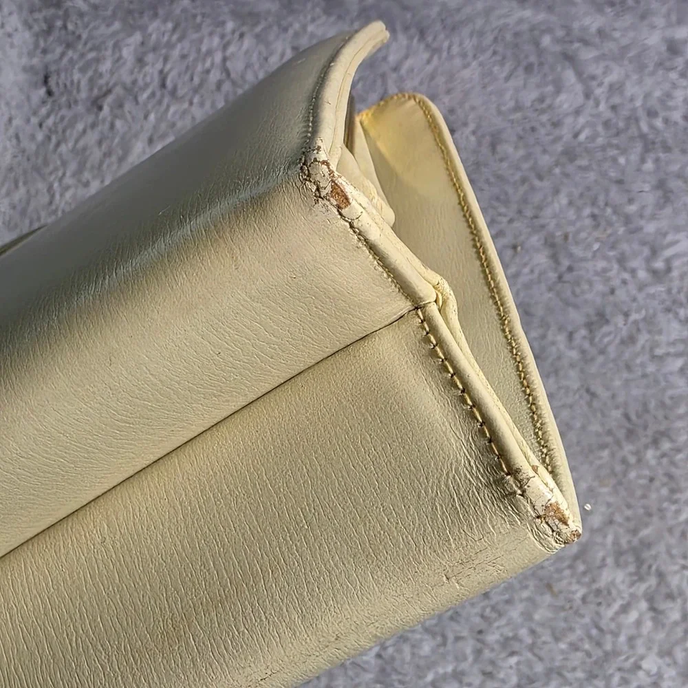 Triangle New York‎ Vintage MCM Handbag Leather Lined Cream Gold Kiss Lock